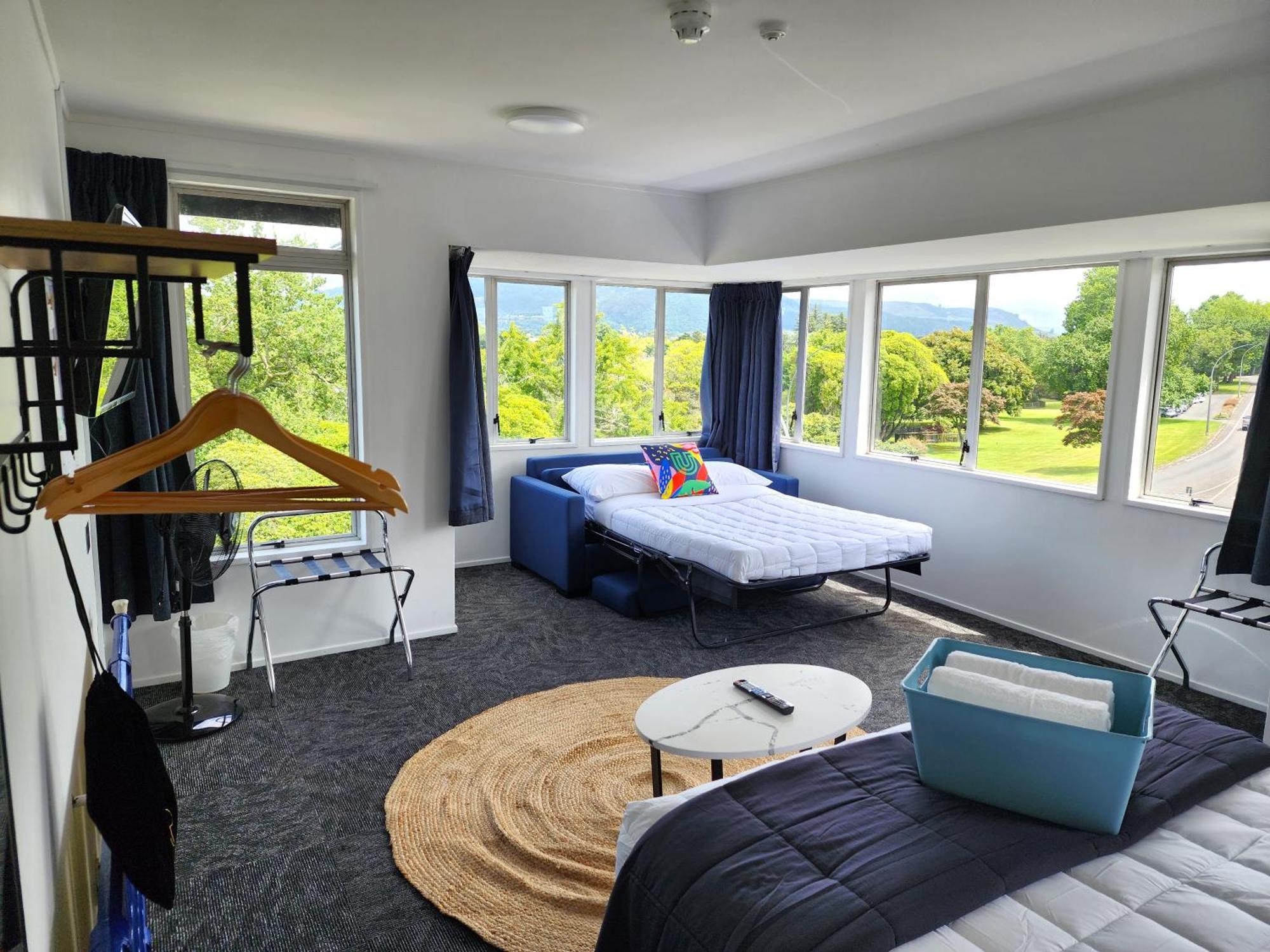 Urban Lounge Sleepery Hotel Rotorua Bagian luar foto