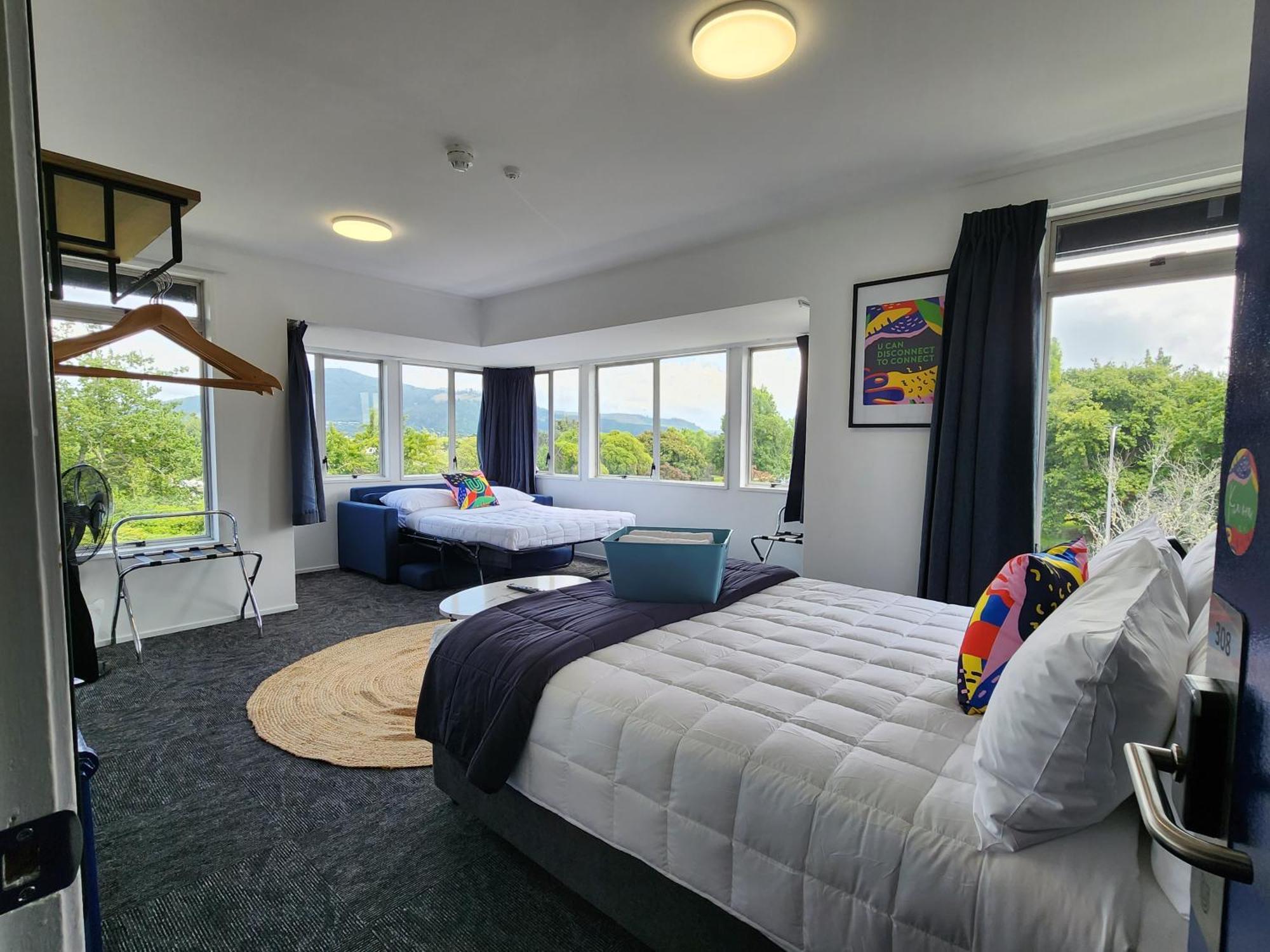 Urban Lounge Sleepery Hotel Rotorua Bagian luar foto