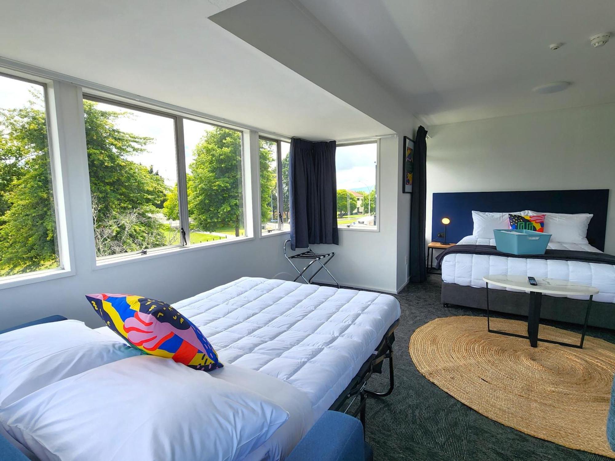 Urban Lounge Sleepery Hotel Rotorua Bagian luar foto