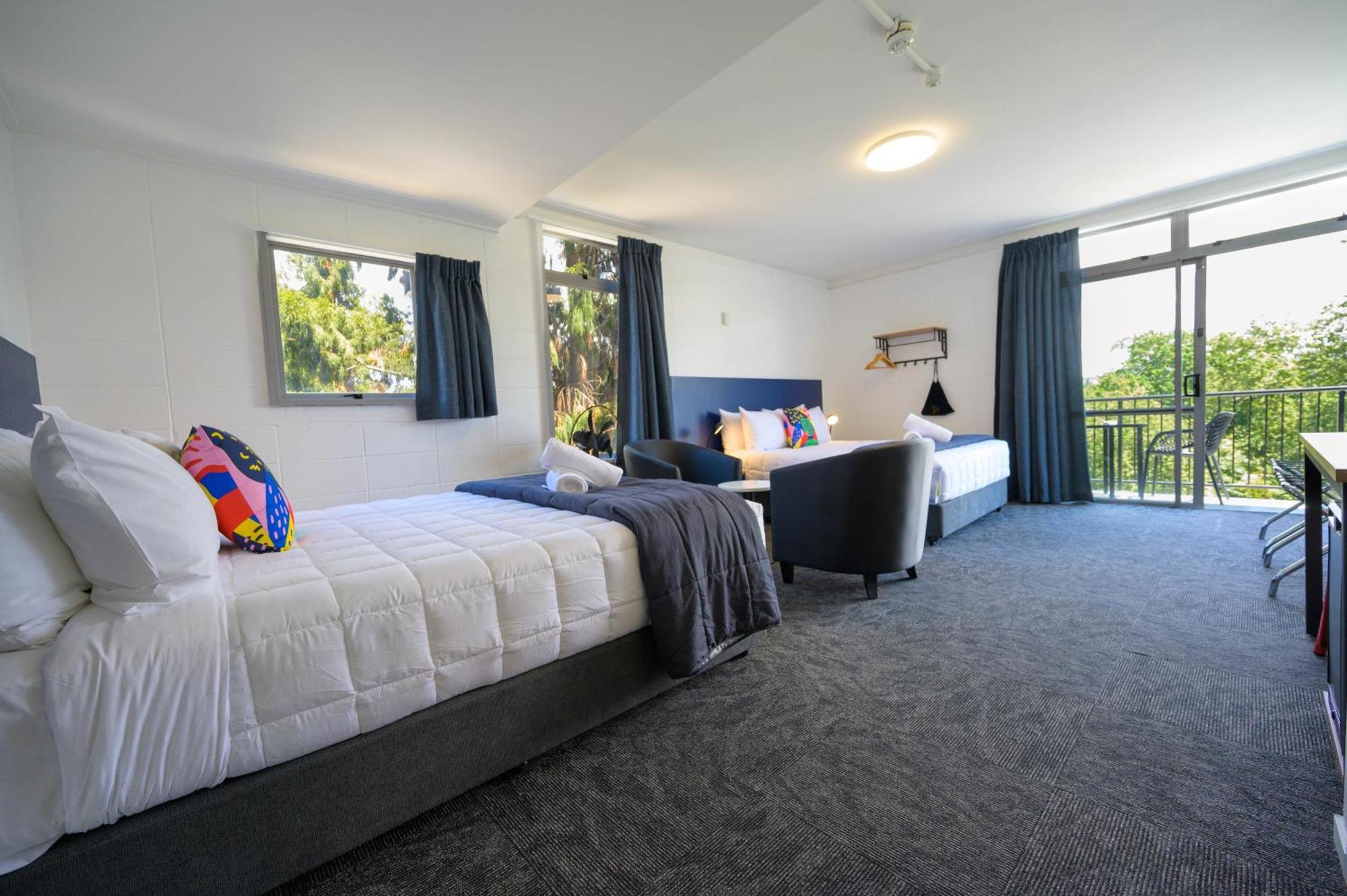 Urban Lounge Sleepery Hotel Rotorua Bagian luar foto