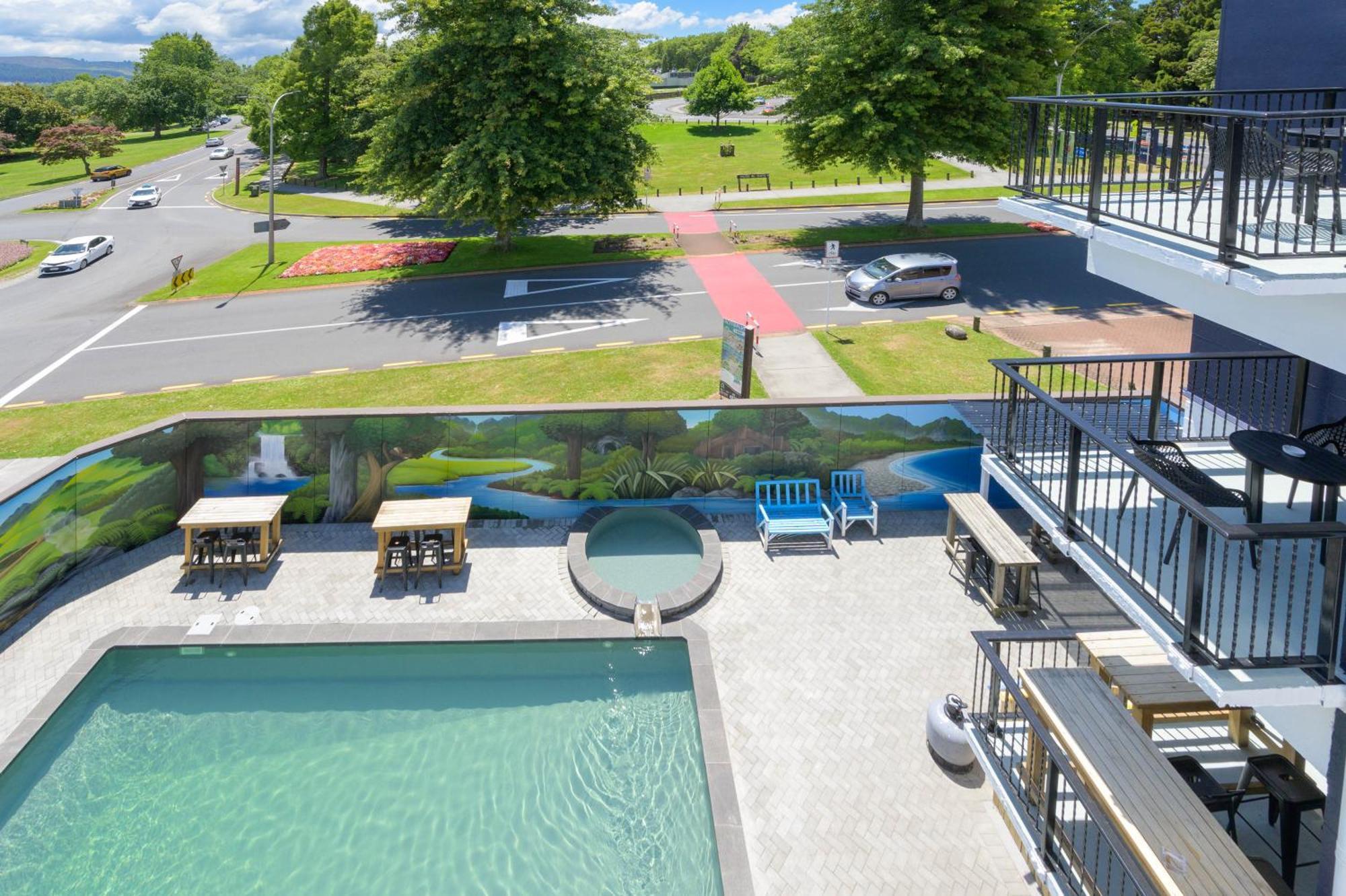 Urban Lounge Sleepery Hotel Rotorua Bagian luar foto