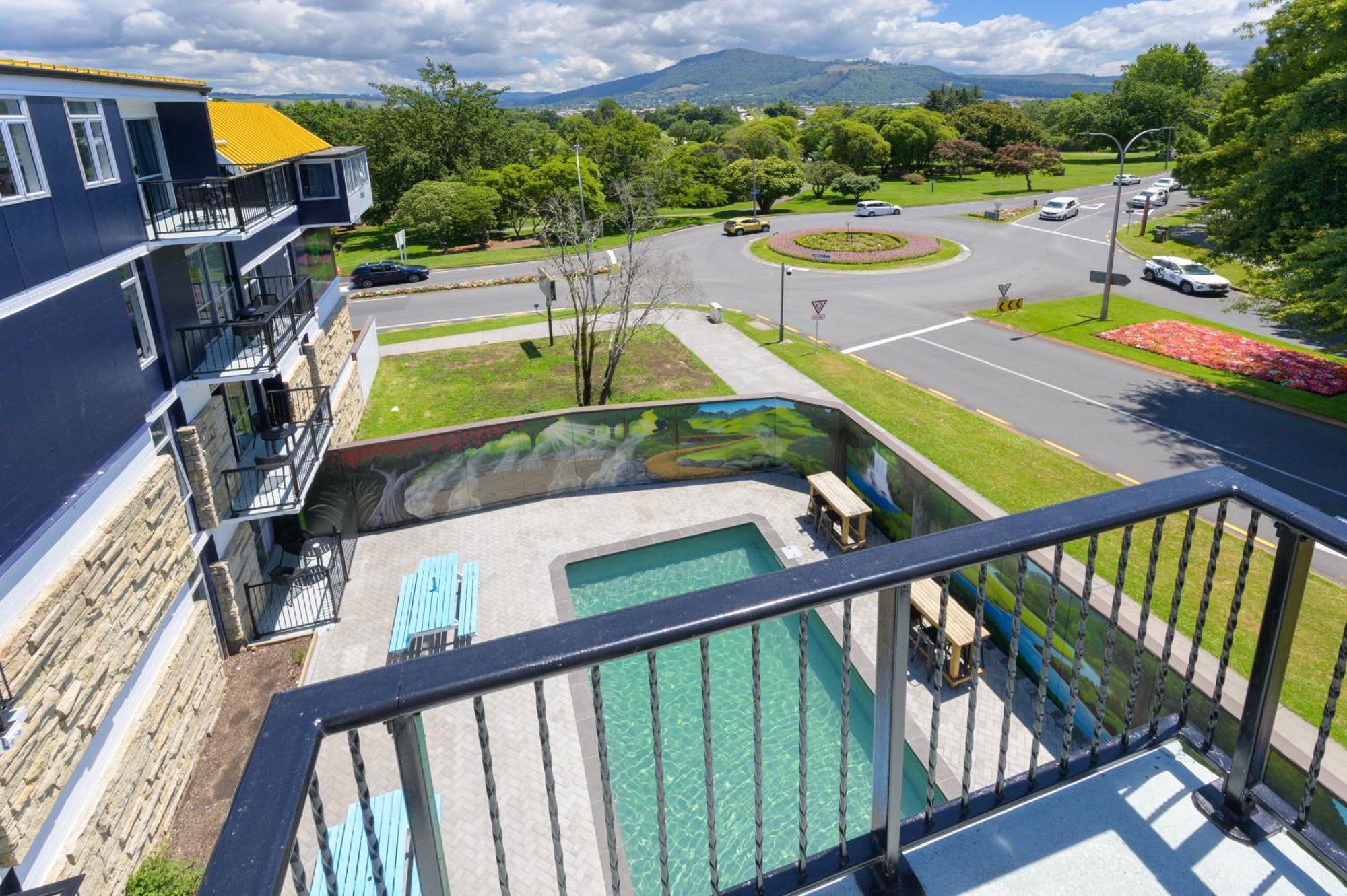 Urban Lounge Sleepery Hotel Rotorua Bagian luar foto