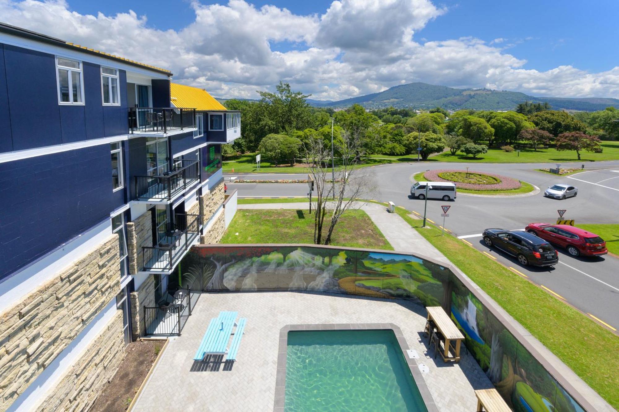 Urban Lounge Sleepery Hotel Rotorua Bagian luar foto