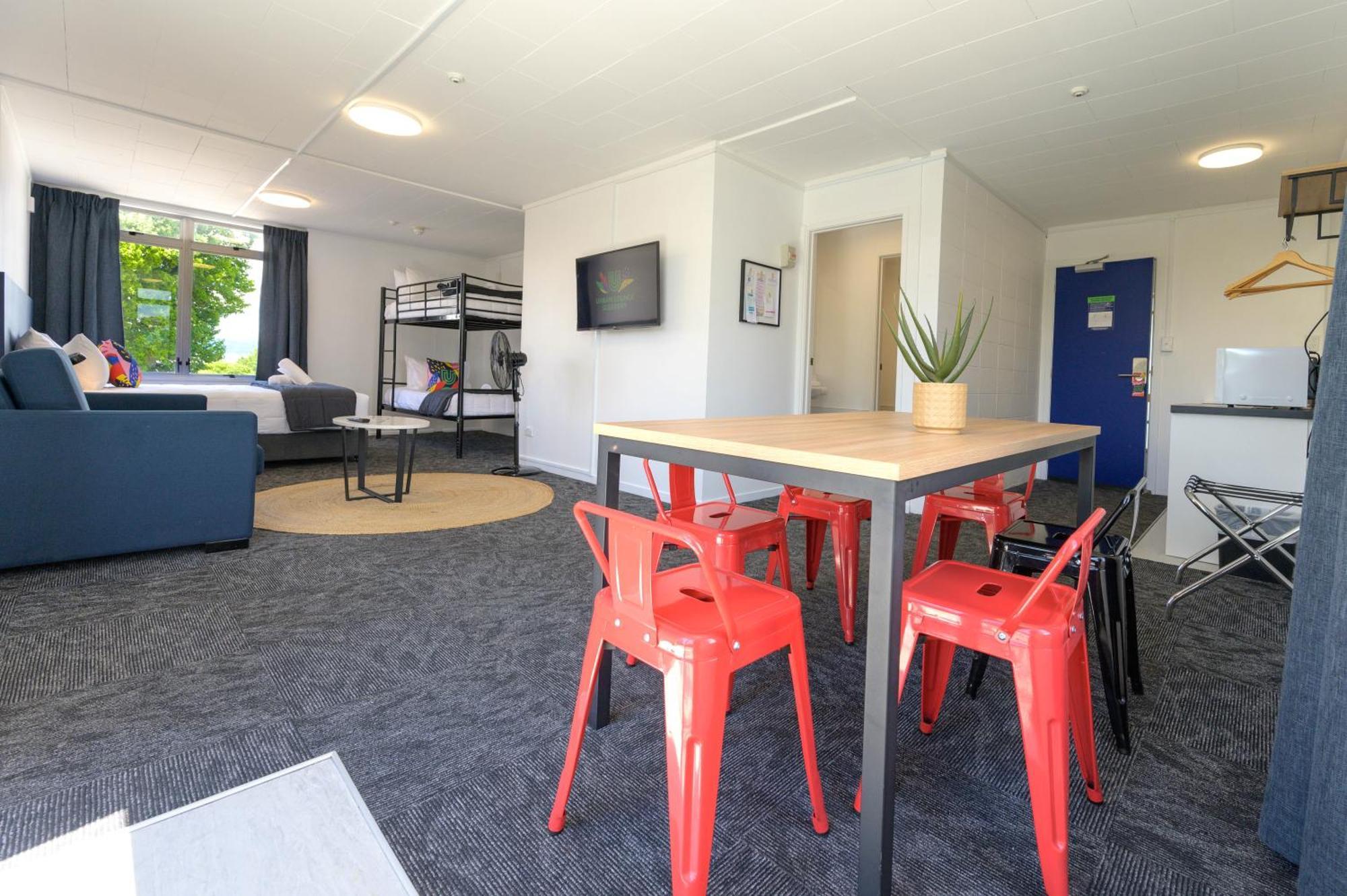 Urban Lounge Sleepery Hotel Rotorua Bagian luar foto