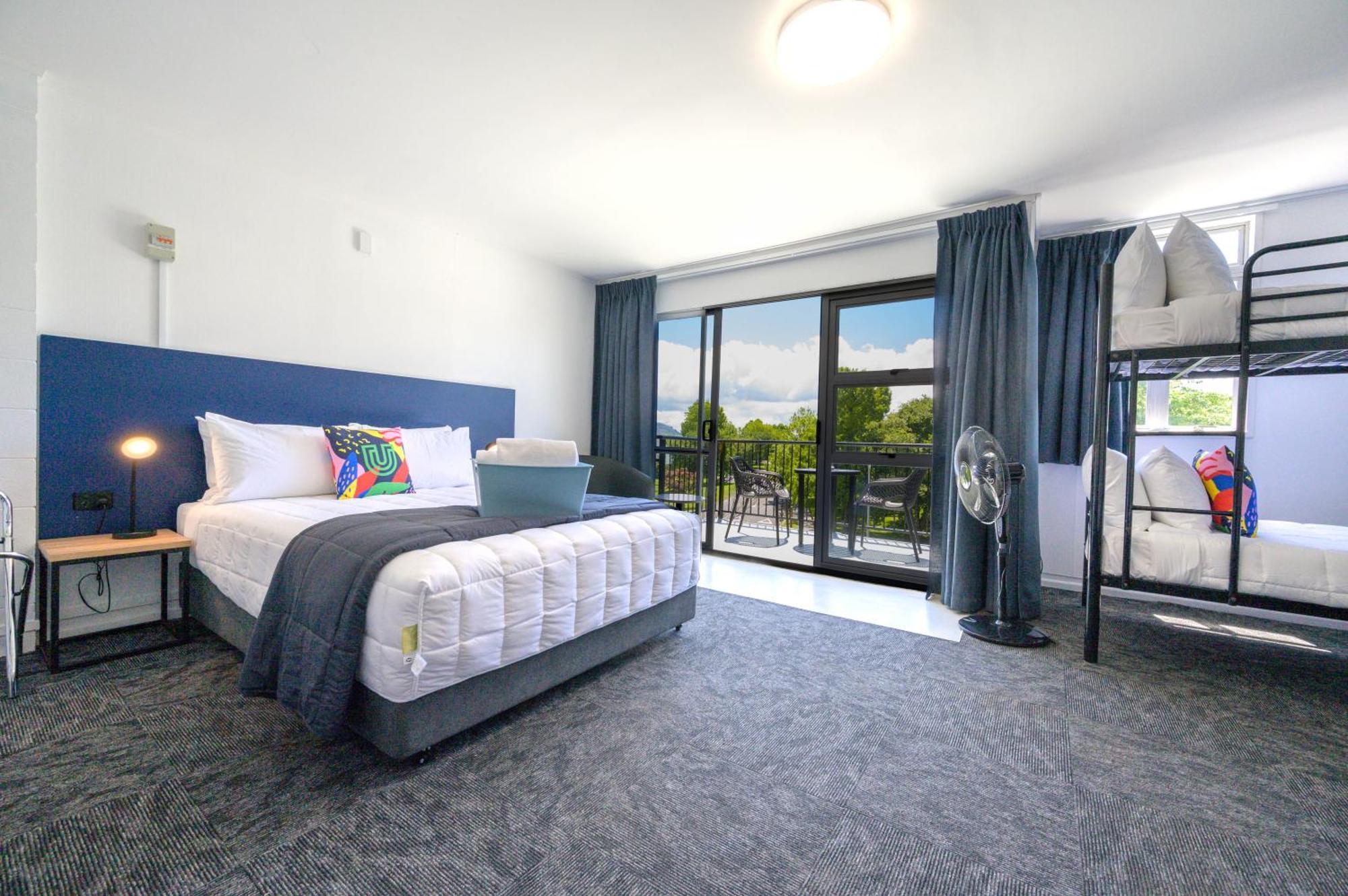 Urban Lounge Sleepery Hotel Rotorua Bagian luar foto