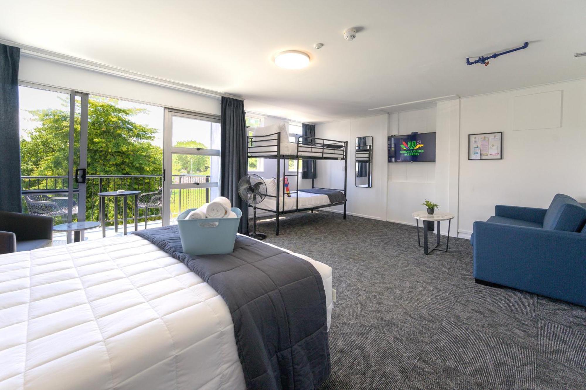Urban Lounge Sleepery Hotel Rotorua Bagian luar foto